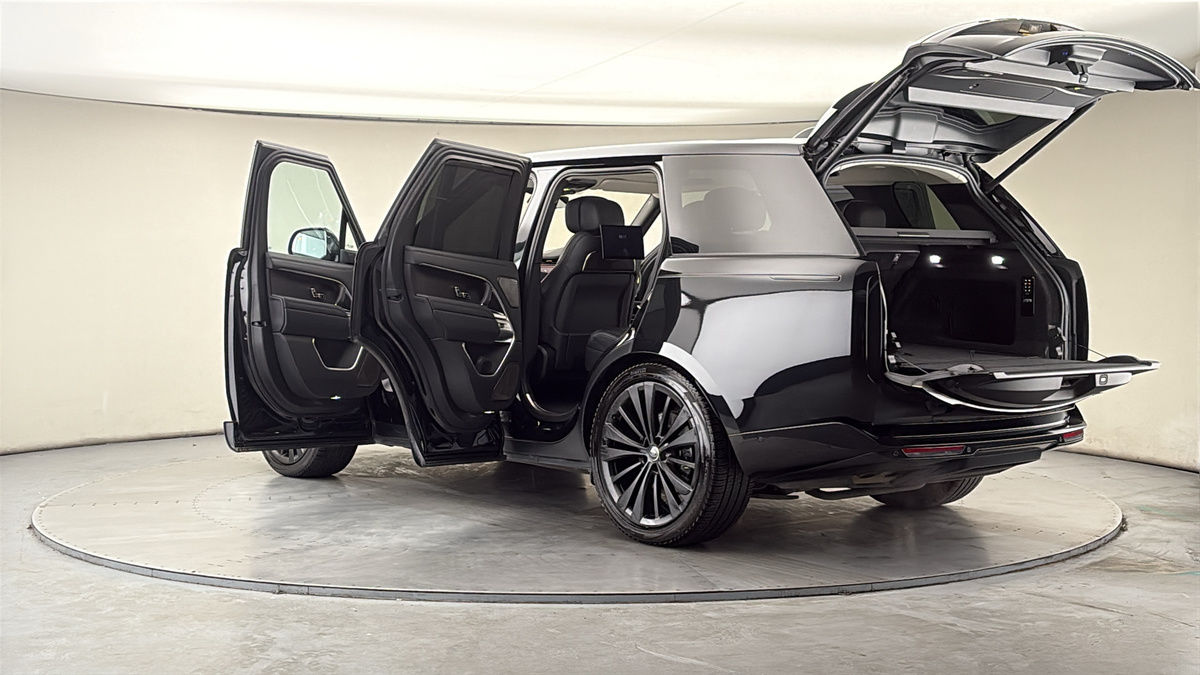 More views of Land Rover Range Rover