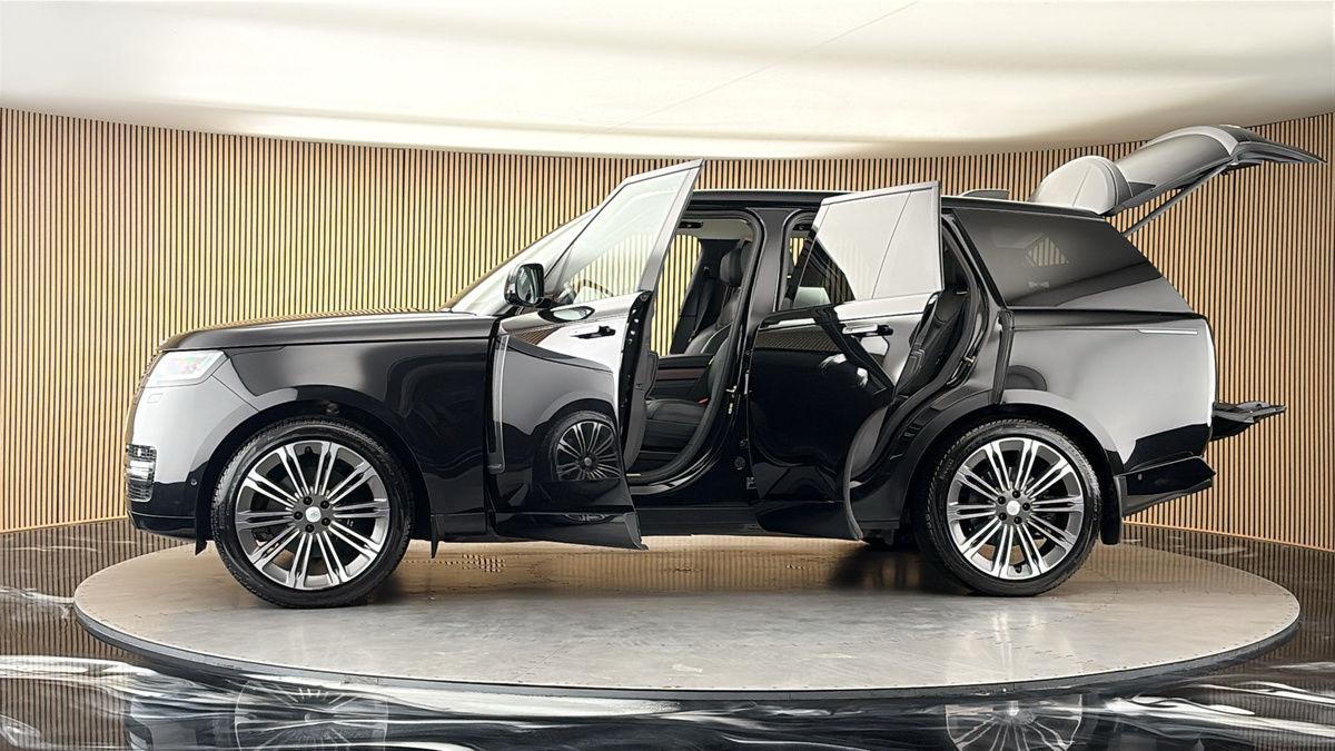 More views of Land Rover Range Rover