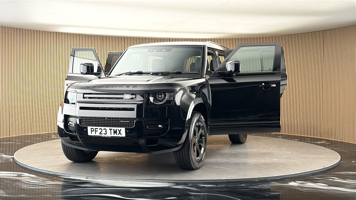 More views of Land Rover Defender 110