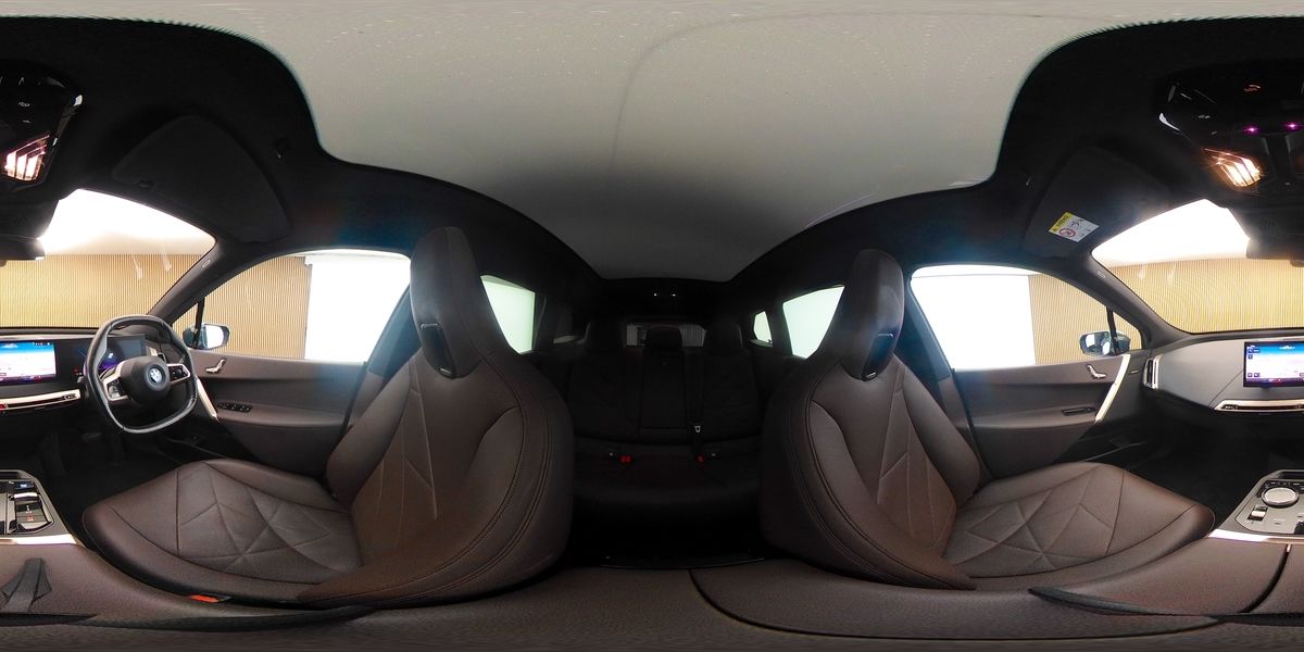 More views of BMW iX
