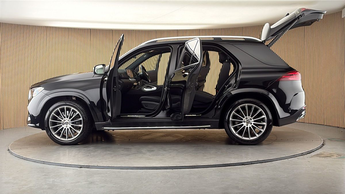 More views of Mercedes-Benz GLE