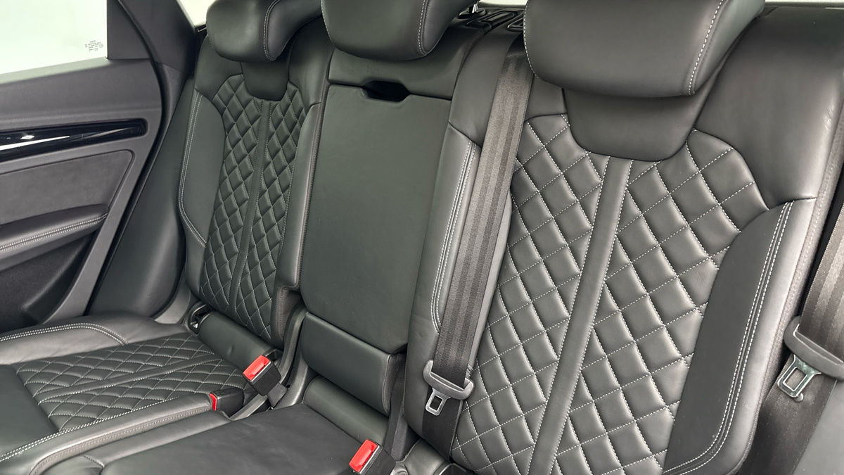 More views of Audi Q5