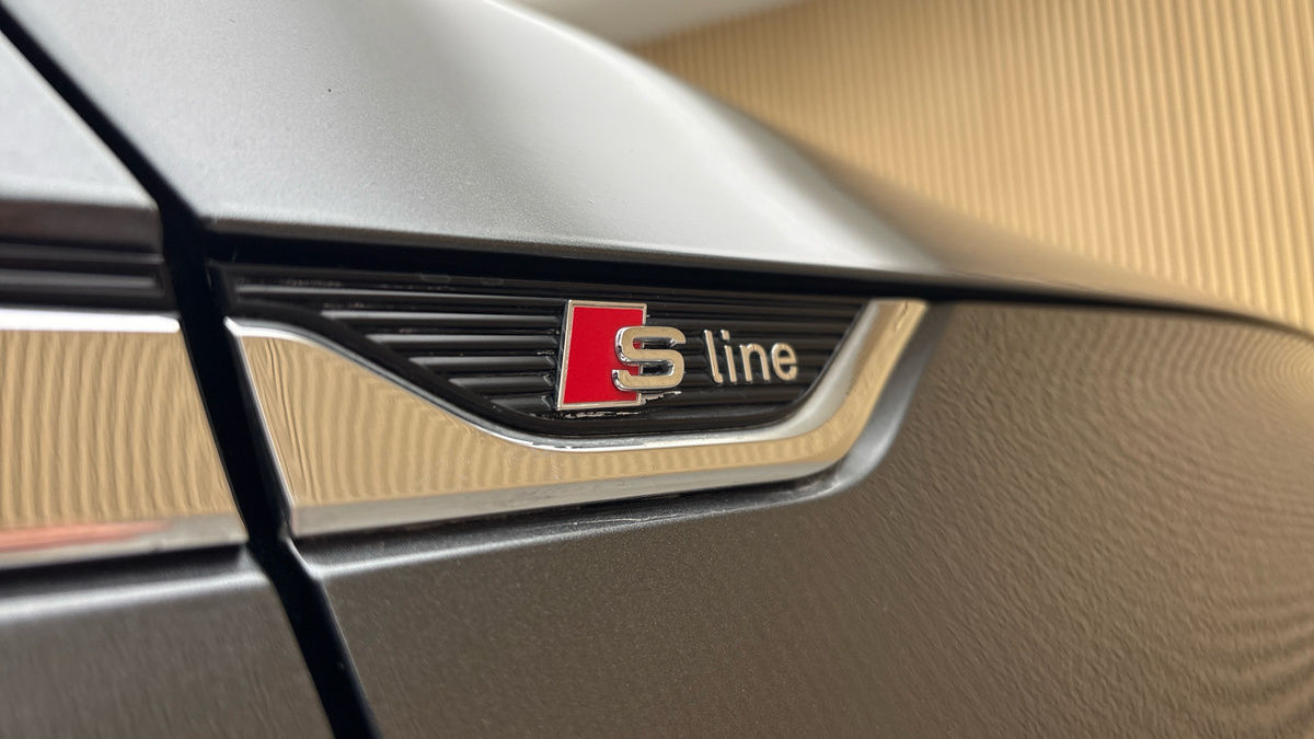 Audi A5 Image 25