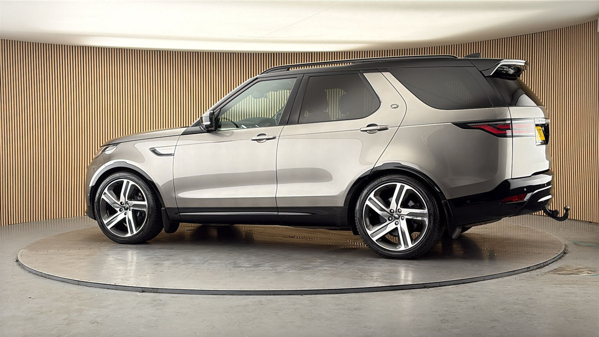 More views of Land Rover Discovery