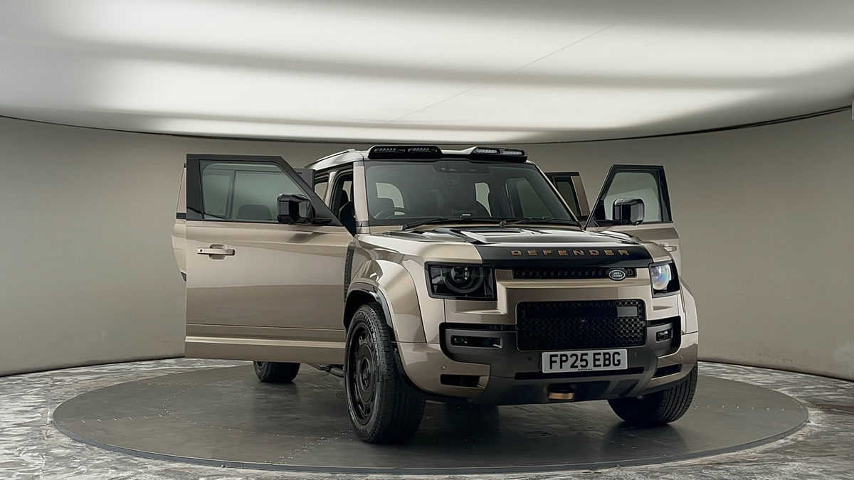More views of Land Rover Defender 110