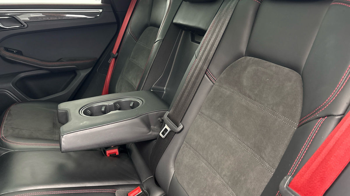 Porsche Macan Image 9