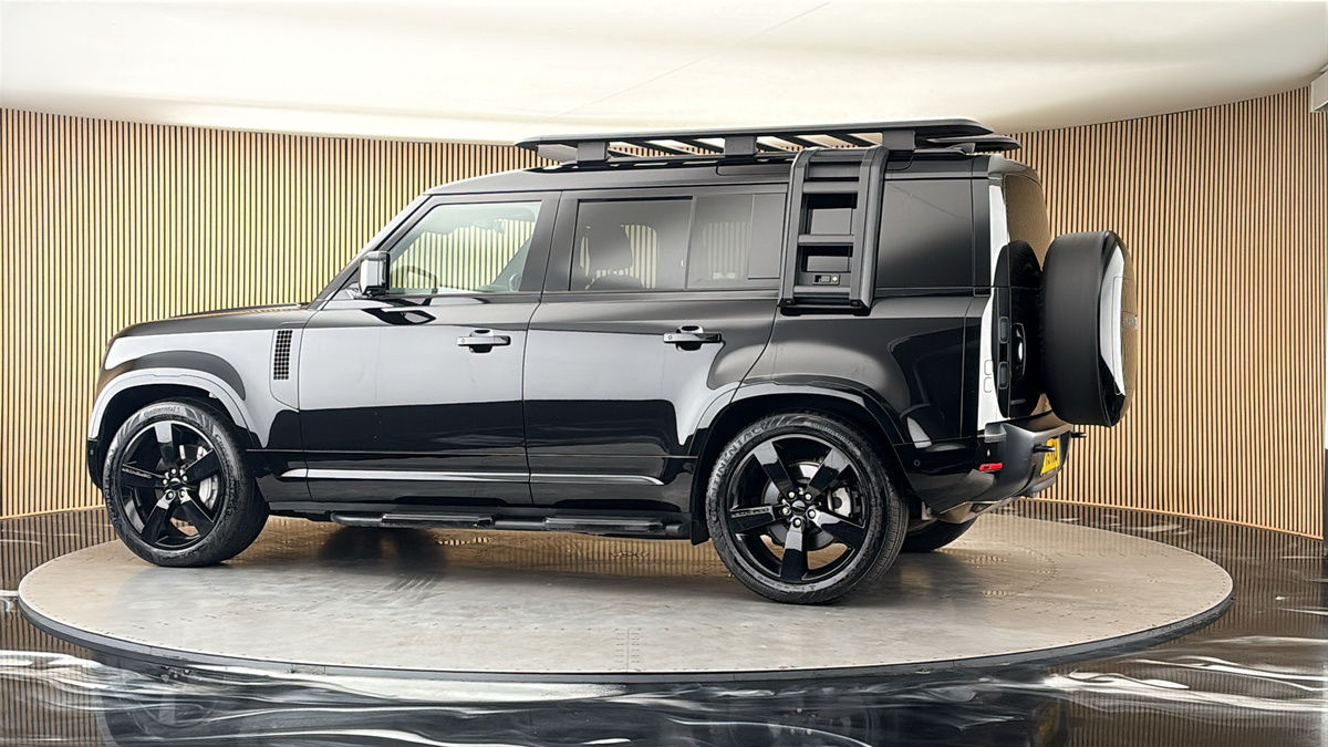 More views of Land Rover Defender 110