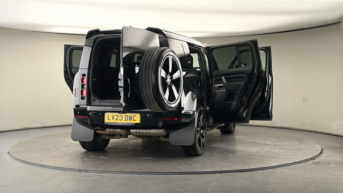 More views of Land Rover Defender 110