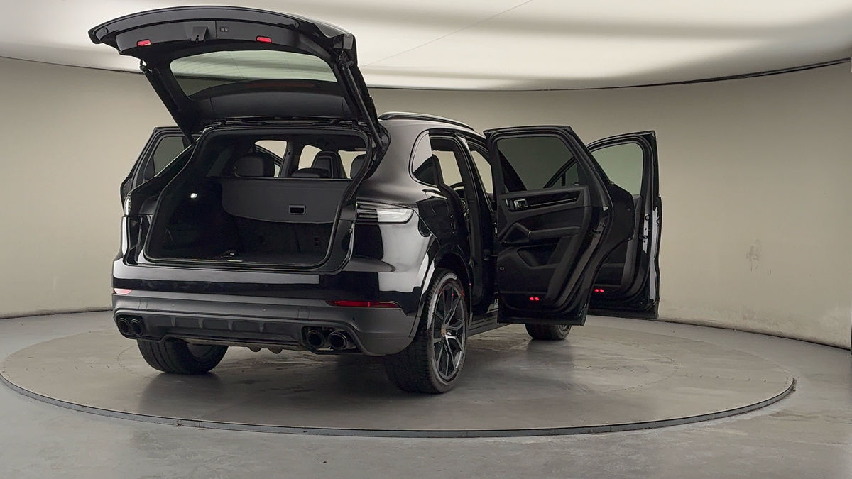 More views of Porsche Cayenne