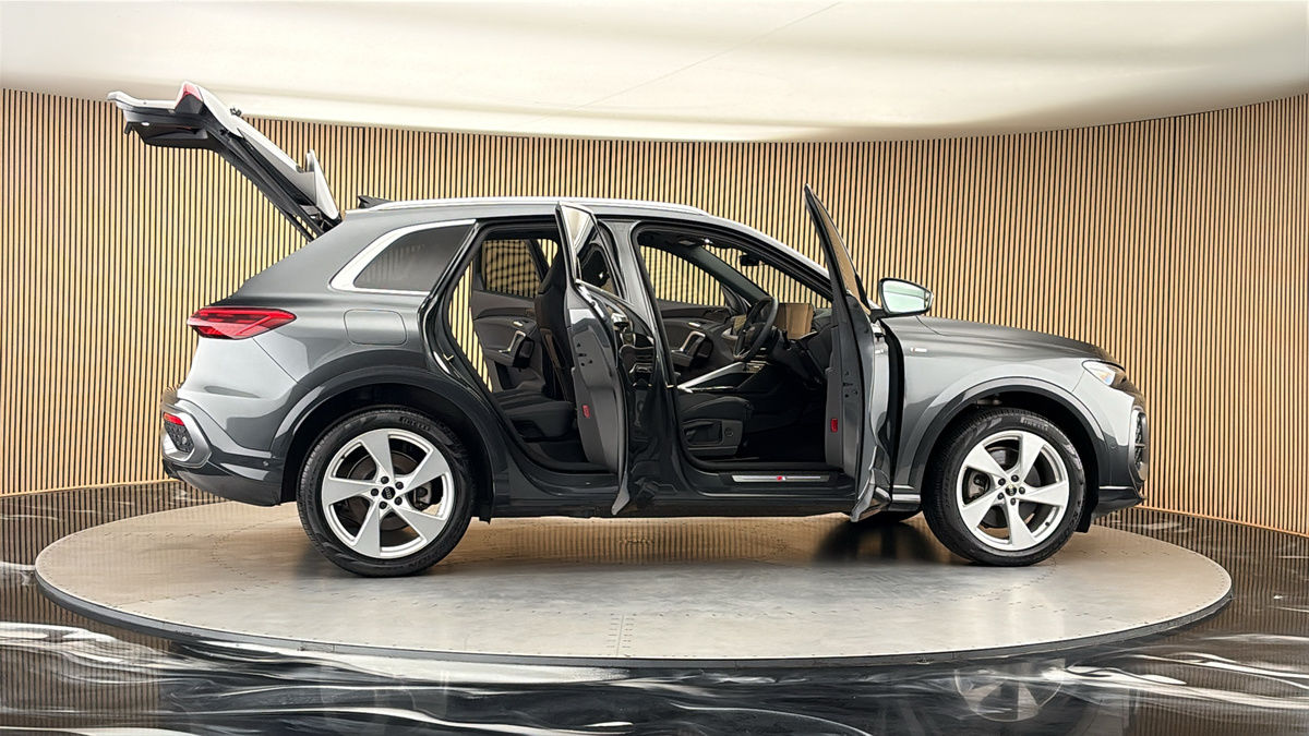 More views of Audi Q5