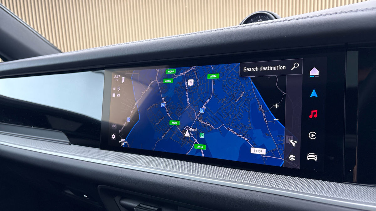 Porsche Cayenne Image 17