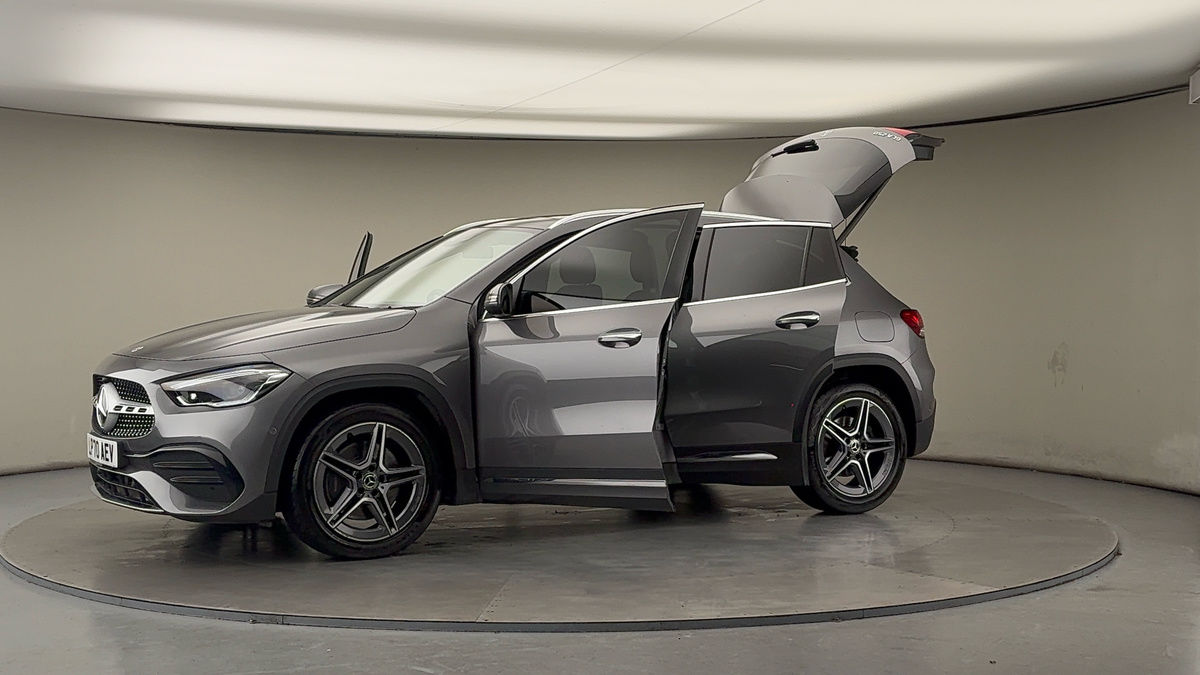 More views of Mercedes-Benz GLA