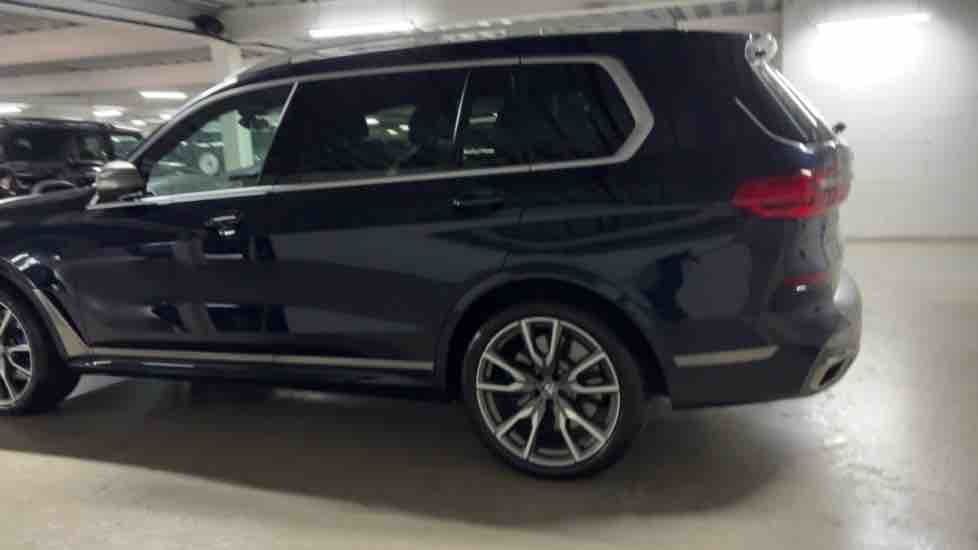 More views of BMW X7