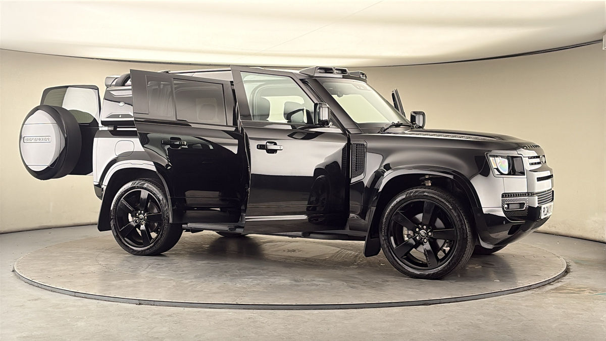 More views of Land Rover Defender 110