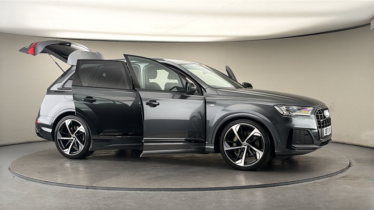 More views of Audi Q7