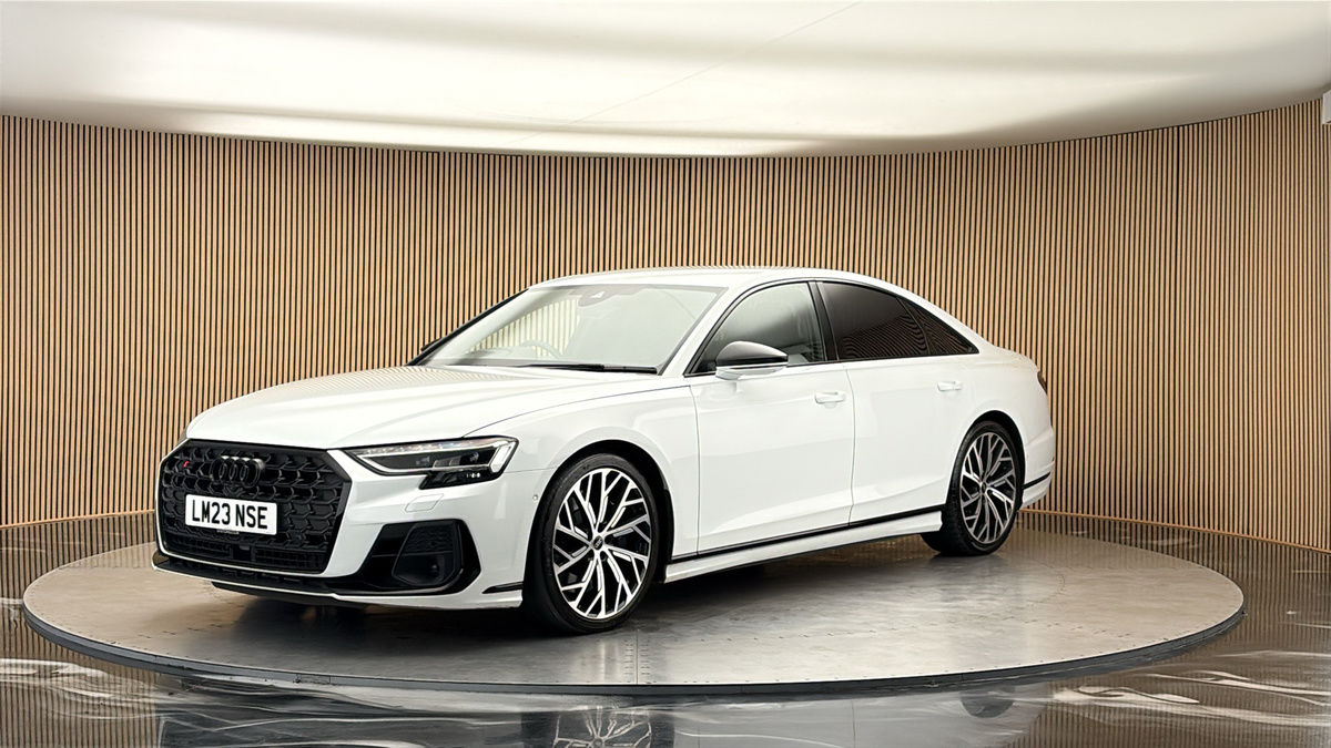 Audi S8 Image 20