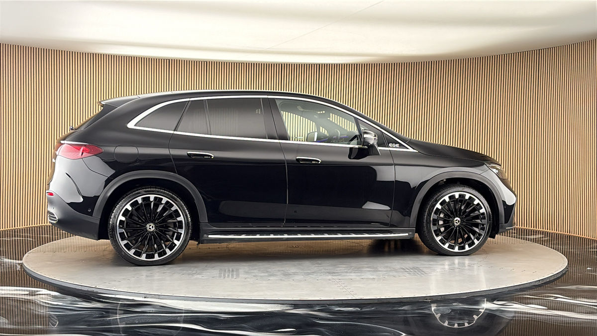 More views of Mercedes-Benz EQE