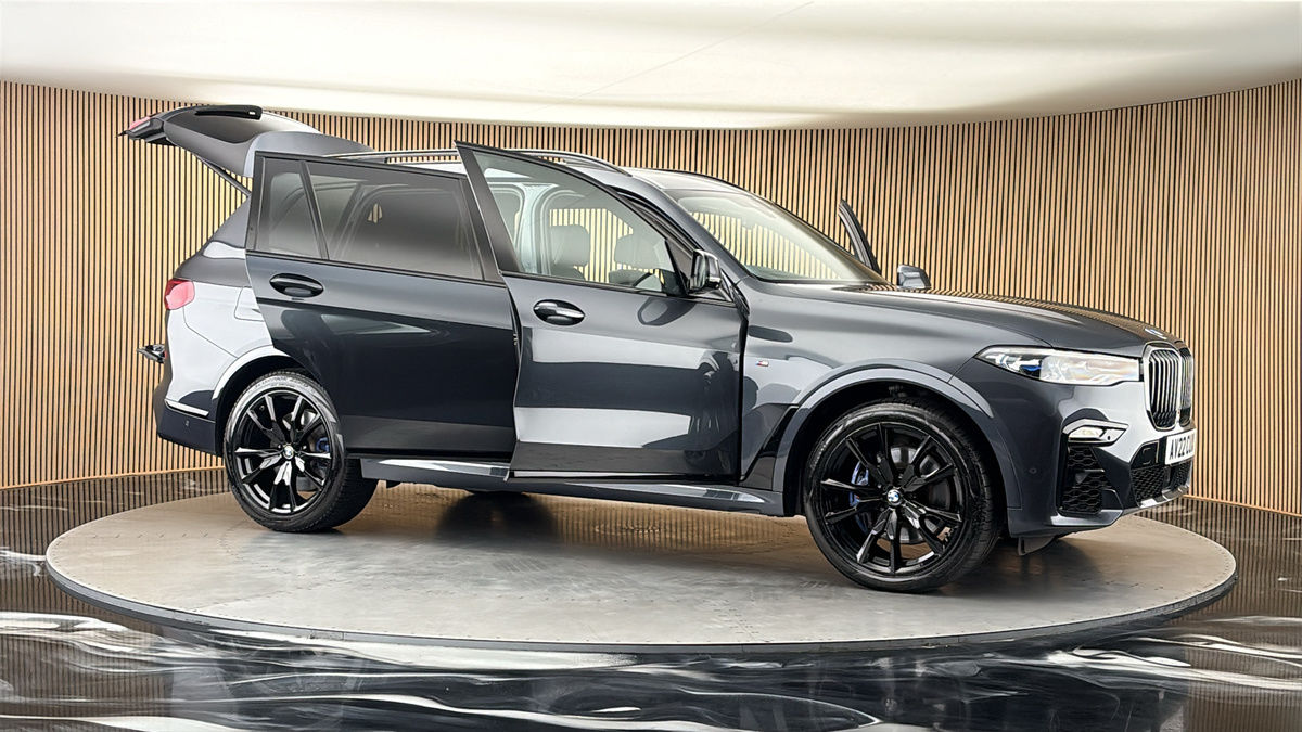 More views of BMW X7
