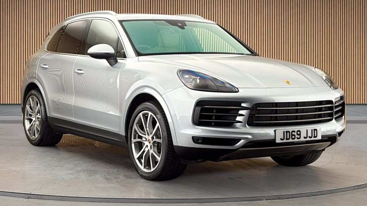 Porsche Cayenne Sticky Header Image