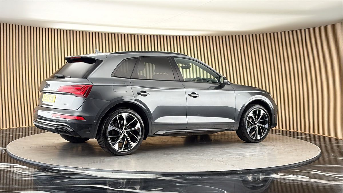 More views of Audi Q5