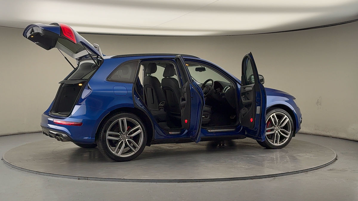 More views of Audi SQ5