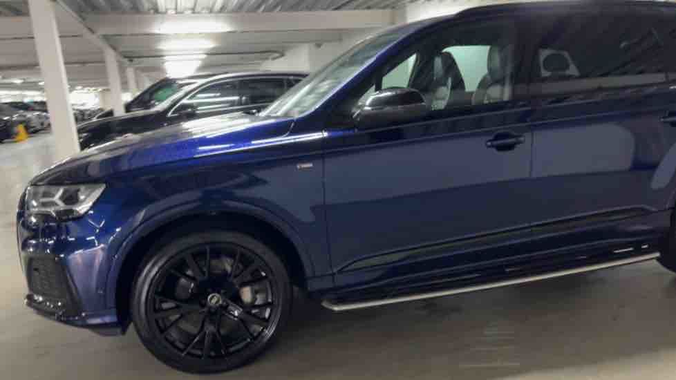 More views of Audi Q7