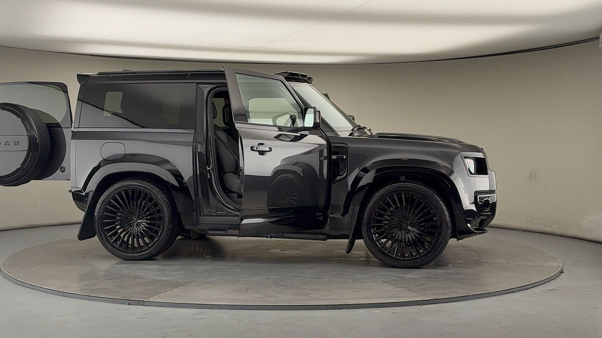 More views of Land Rover Defender 90