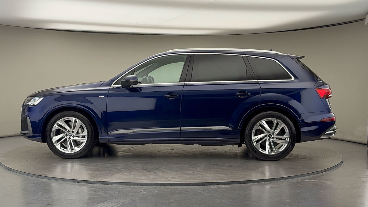 More views of Audi Q7