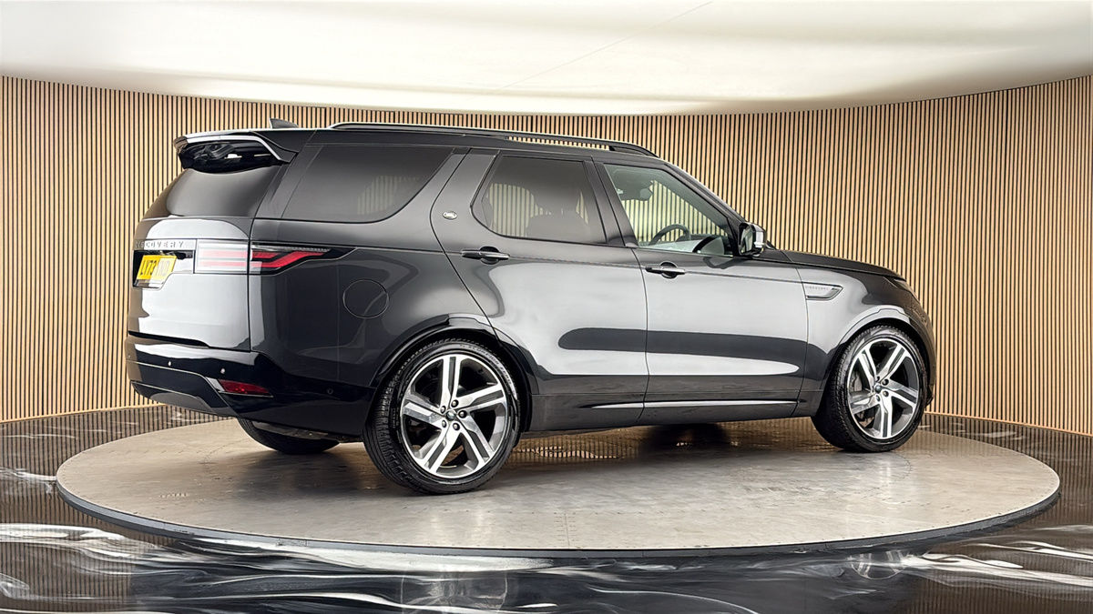 More views of Land Rover Discovery