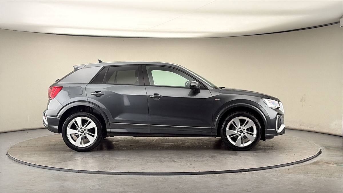 Audi Q2 Image 16