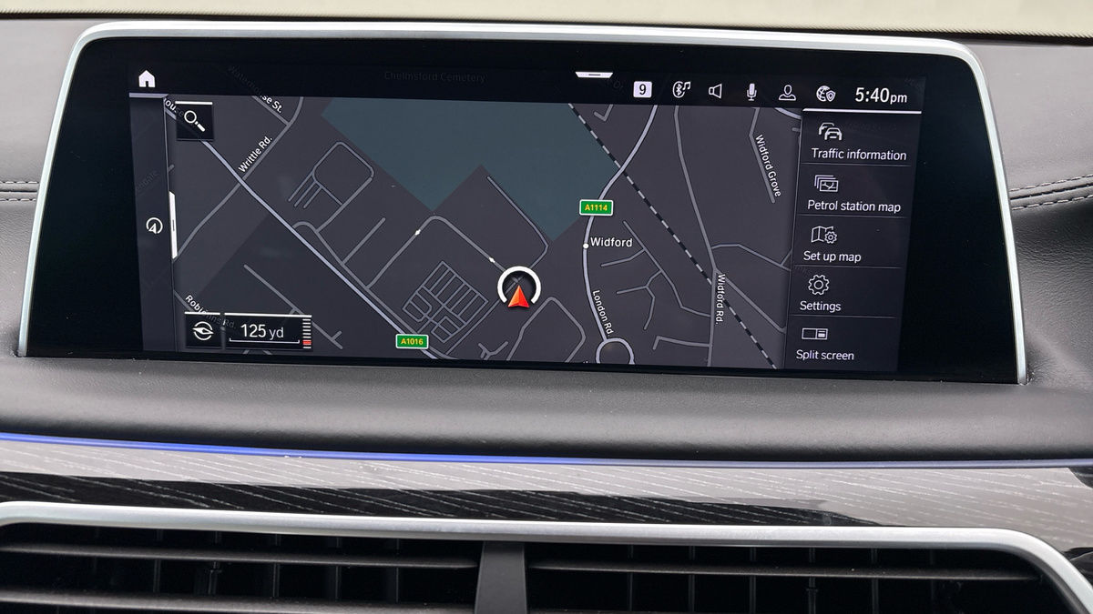 BMW 7 Series Image 17