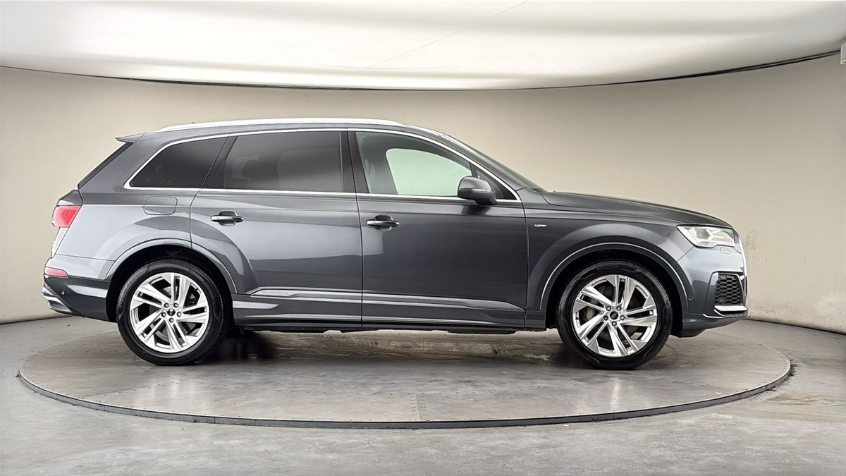 More views of Audi Q7