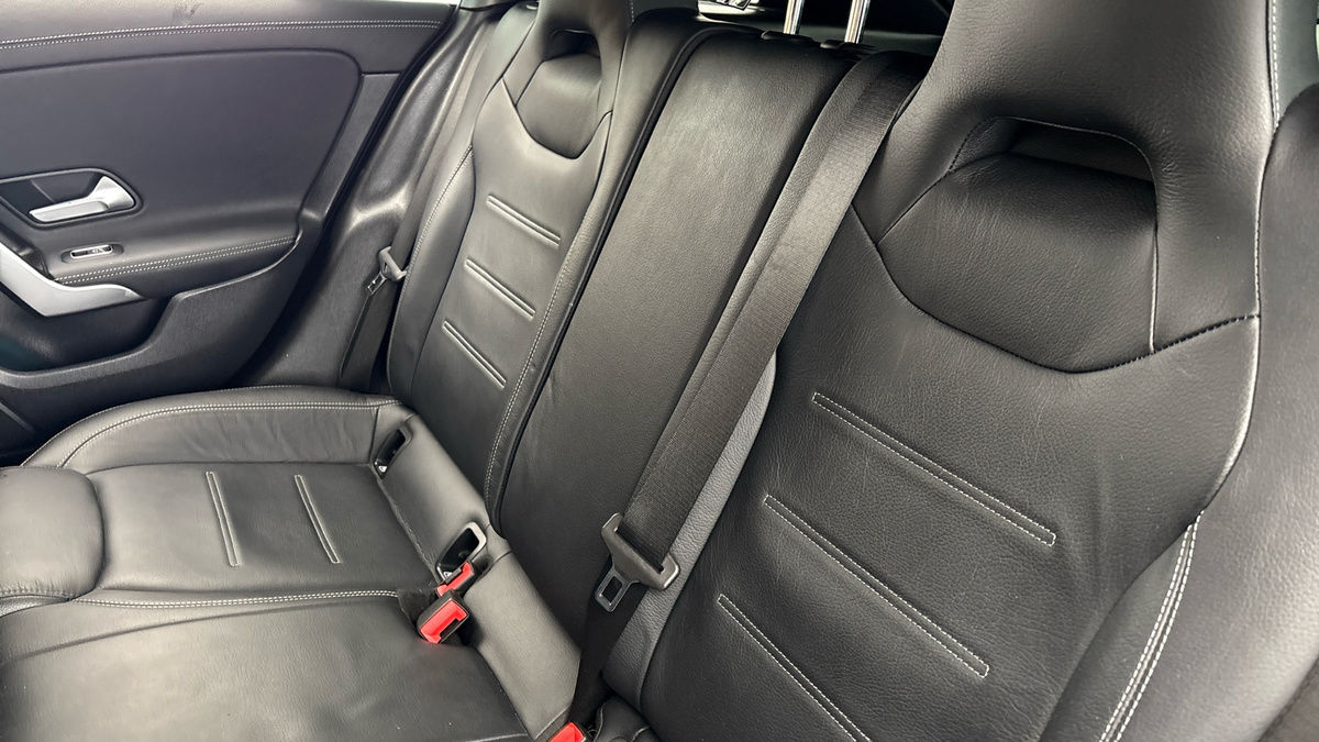 Mercedes-Benz CLA Image 8