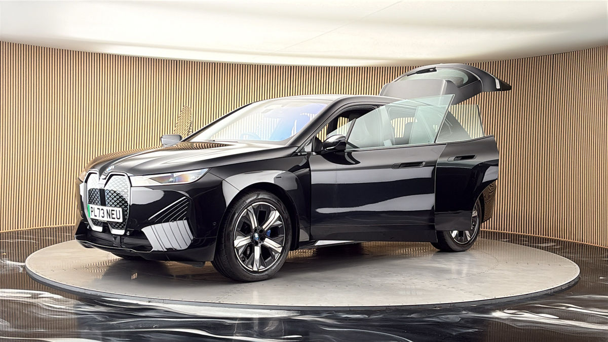 BMW iX Image 22