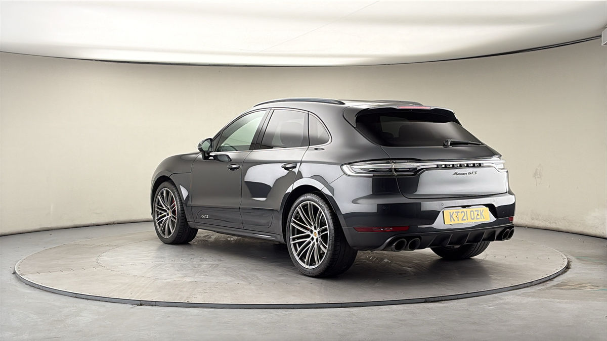 Porsche Macan Image 2