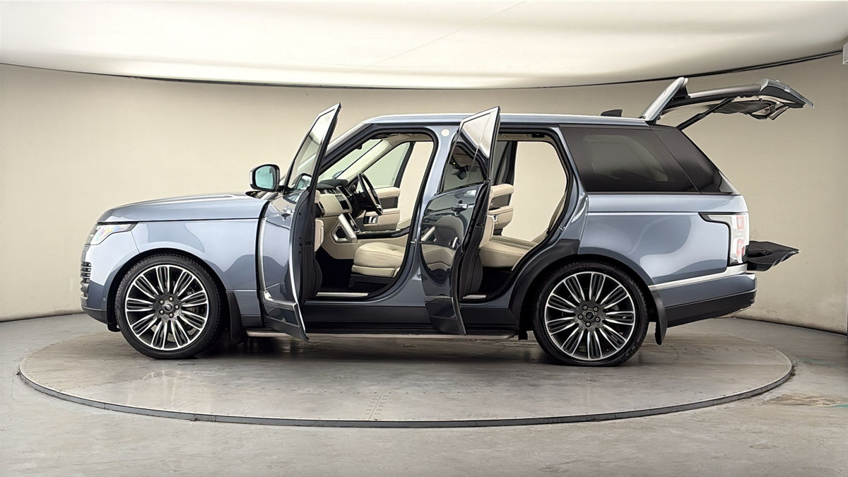 More views of Land Rover Range Rover