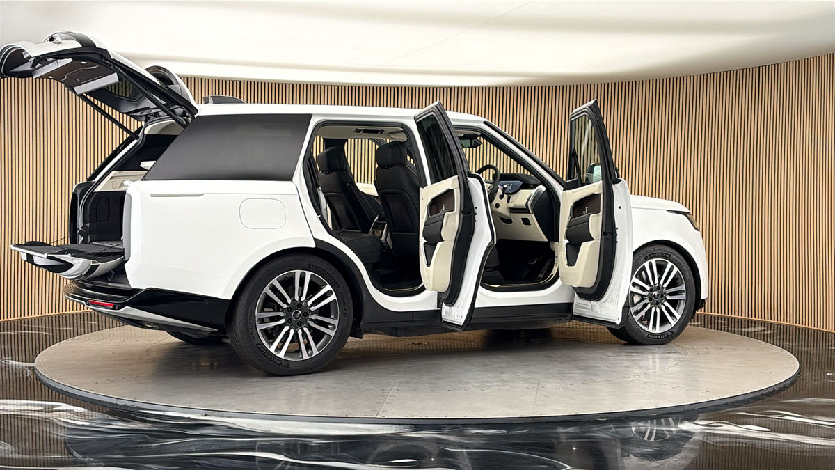 More views of Land Rover Range Rover