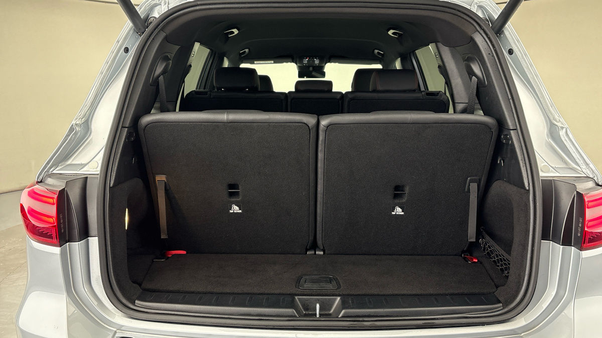 Mercedes-Benz GLB Image 11