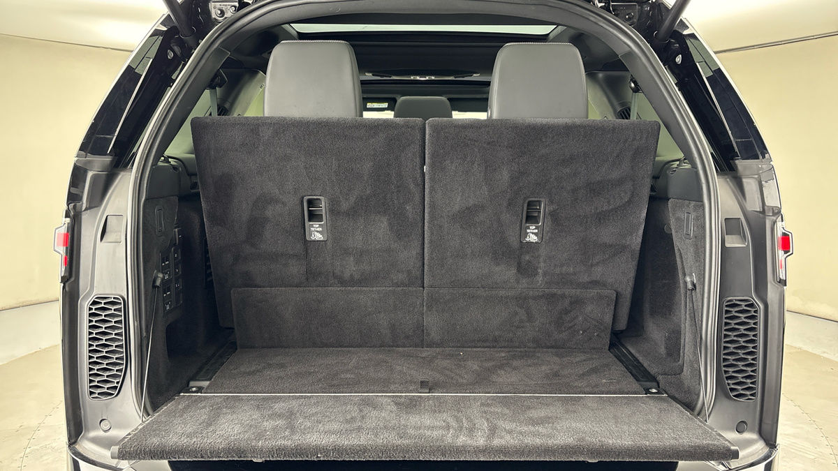 Land Rover Discovery Image 11