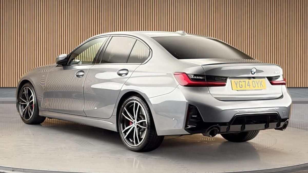 BMW 3 Series Image 2