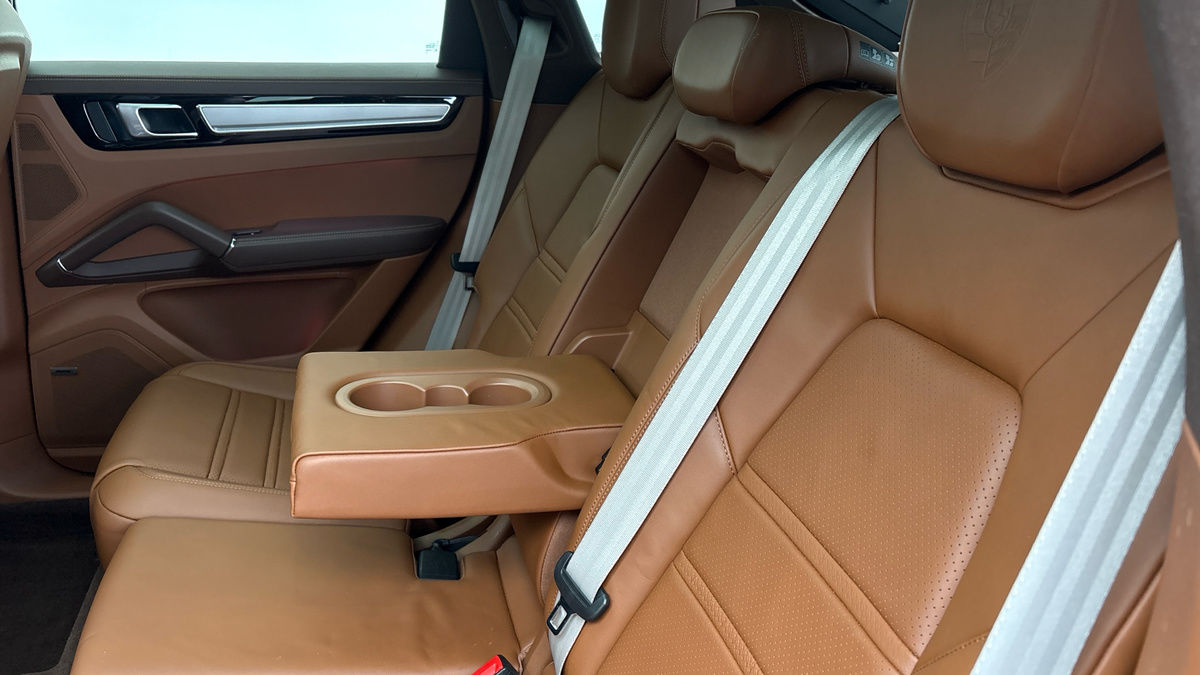 Porsche Cayenne Image 9