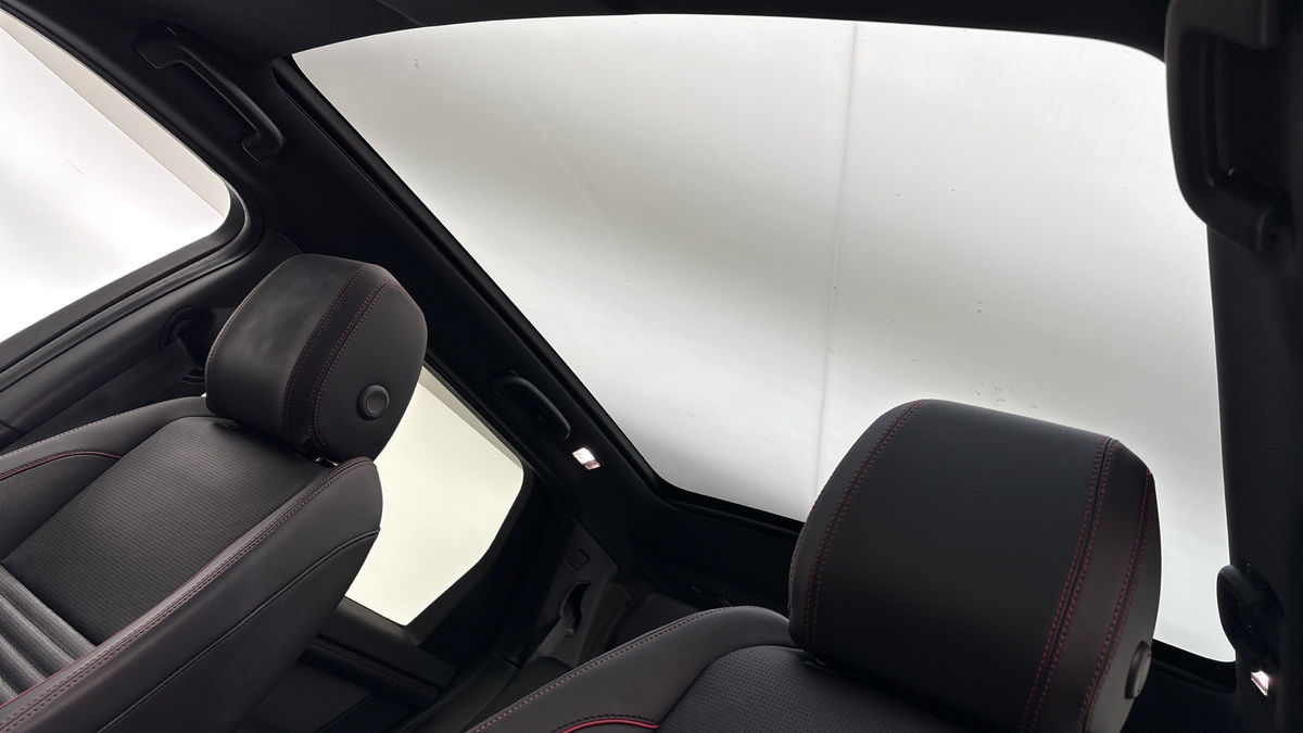 Land Rover Discovery Sport Image 6