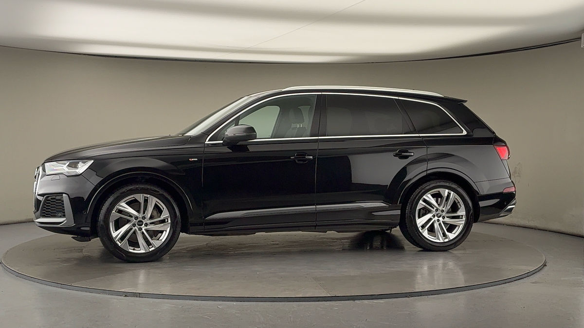 More views of Audi Q7