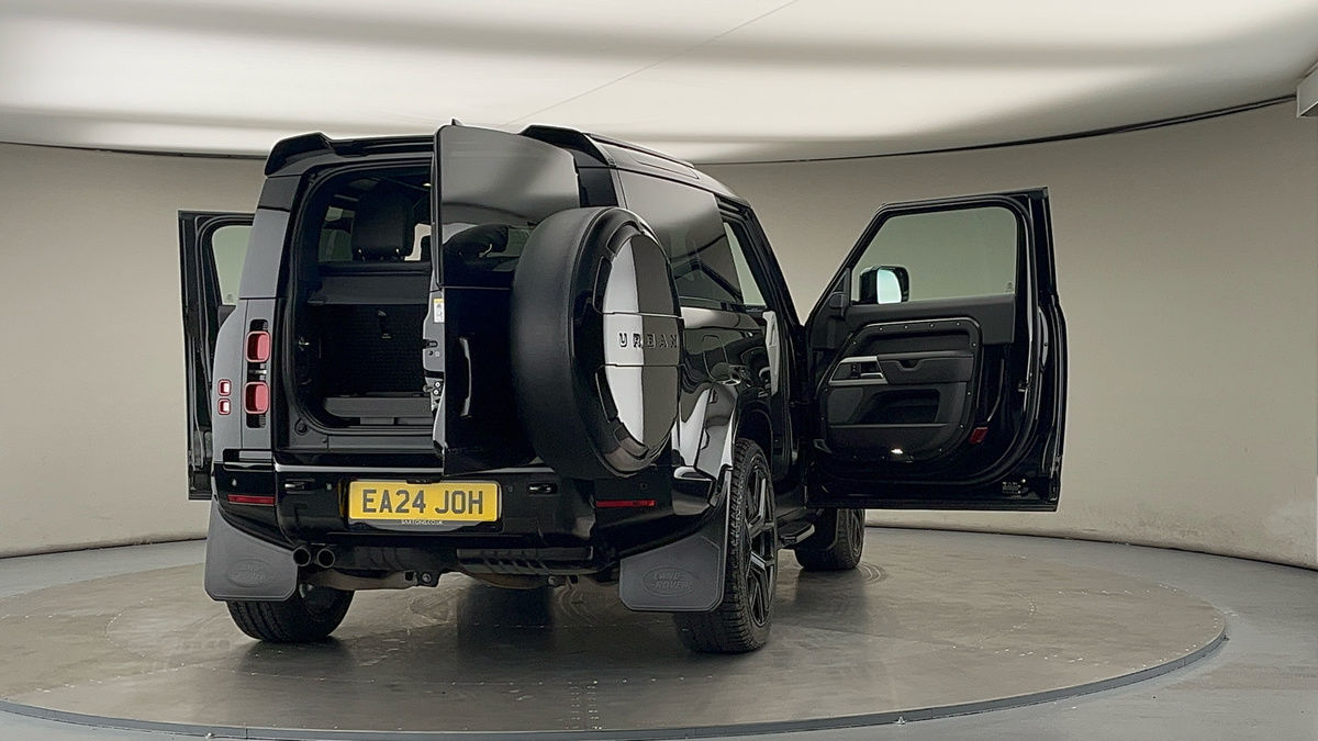 More views of Land Rover Defender 90