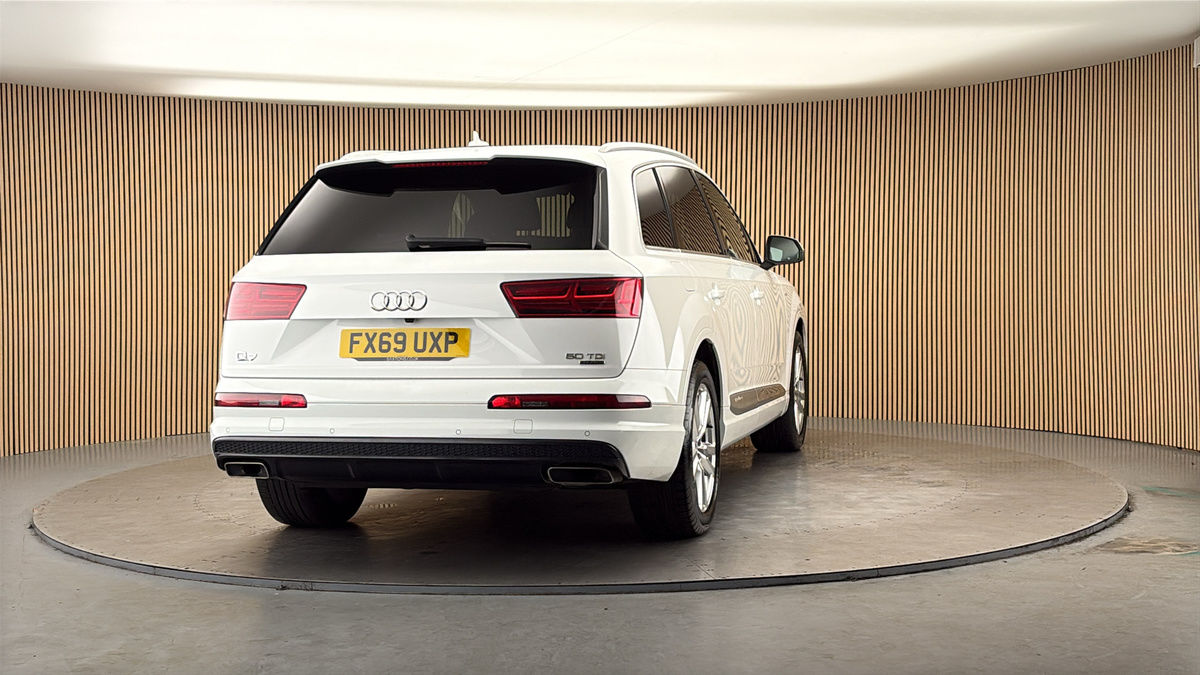 More views of Audi Q7