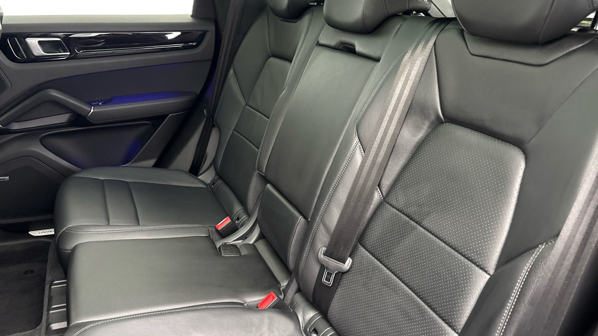Porsche Cayenne Image 8