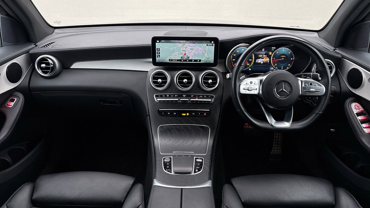 Mercedes-Benz GLC Image 12