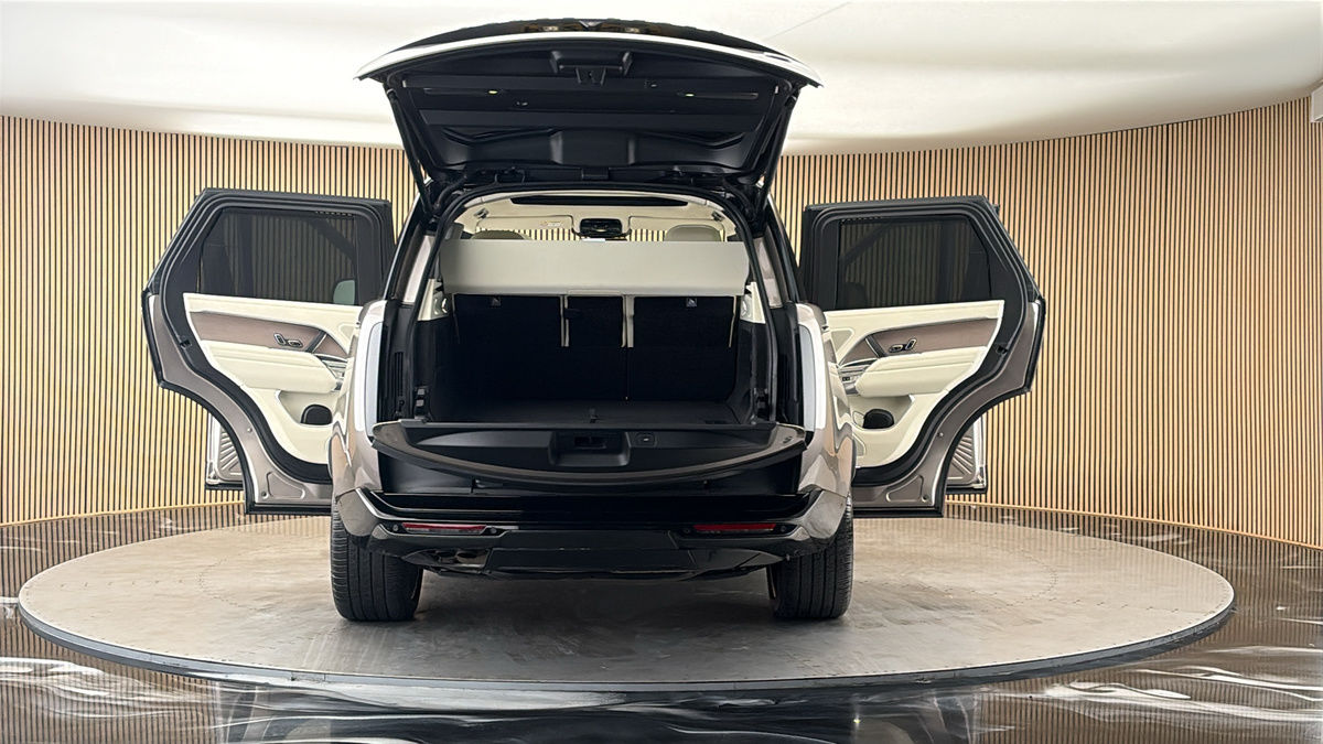 More views of Land Rover Range Rover