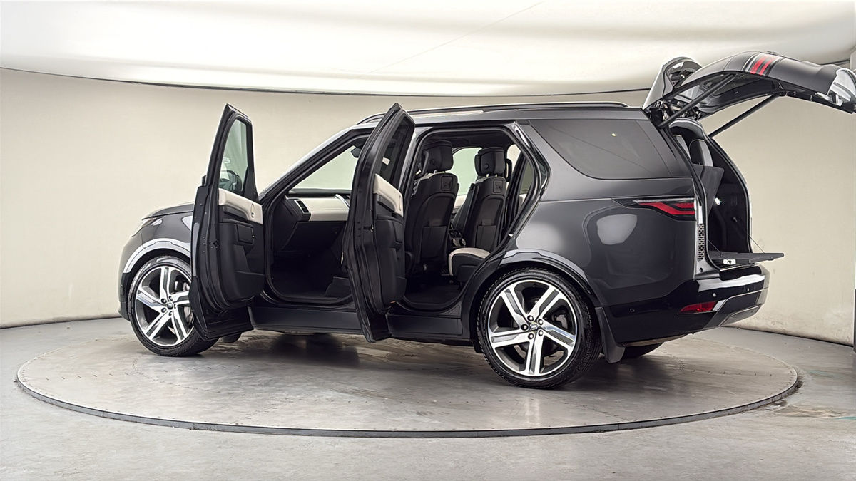 More views of Land Rover Discovery