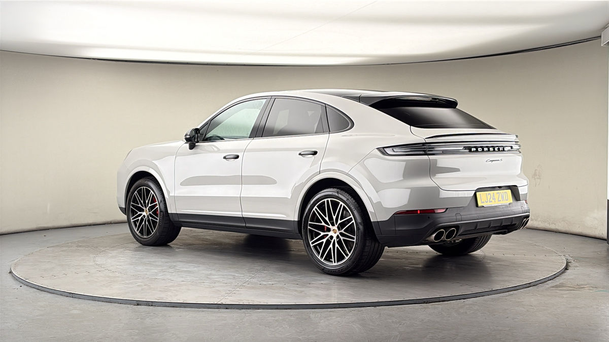 More views of Porsche Cayenne